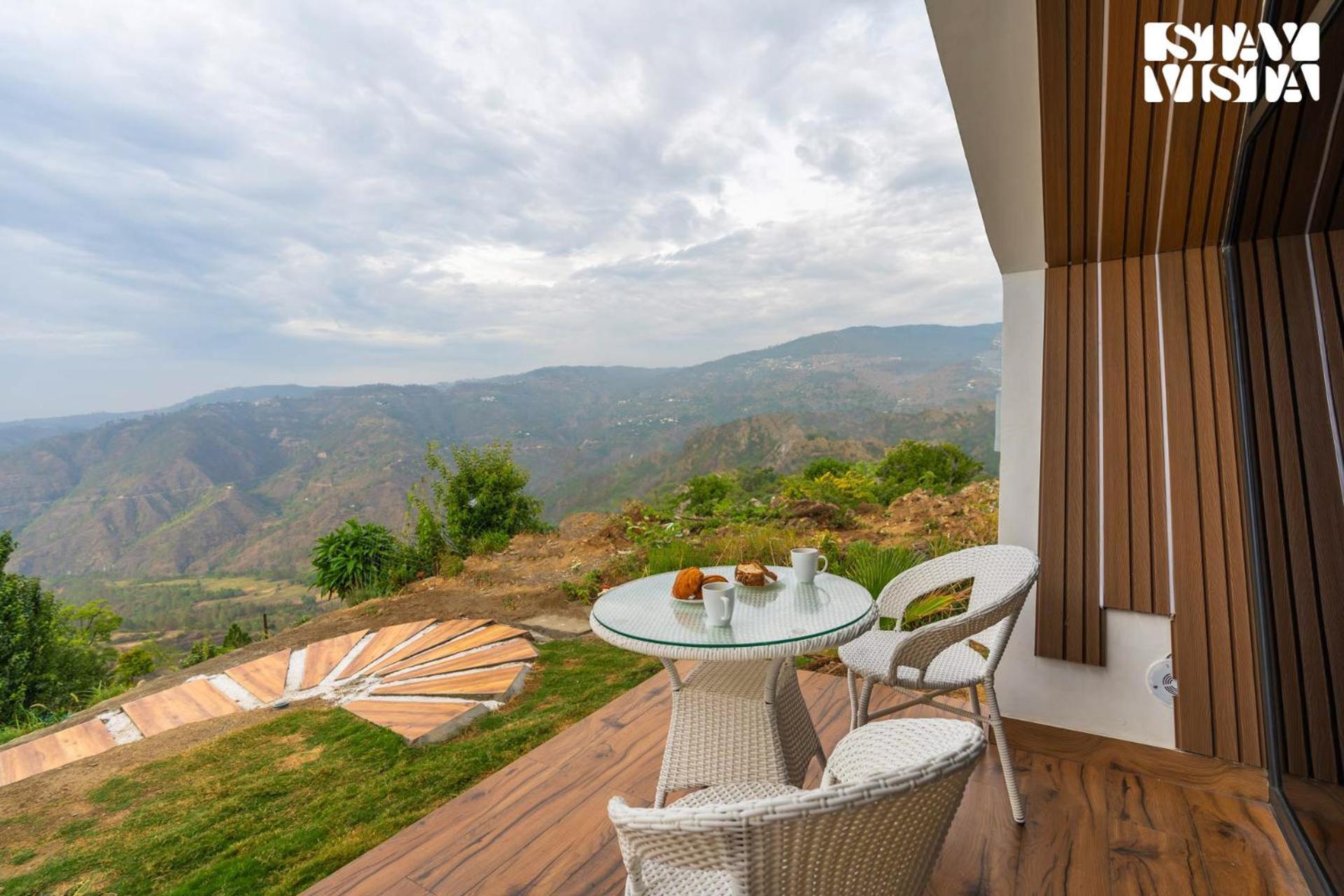 Stayvista At Luna Nova With Outdoor Pool - Раникет Екстериор снимка